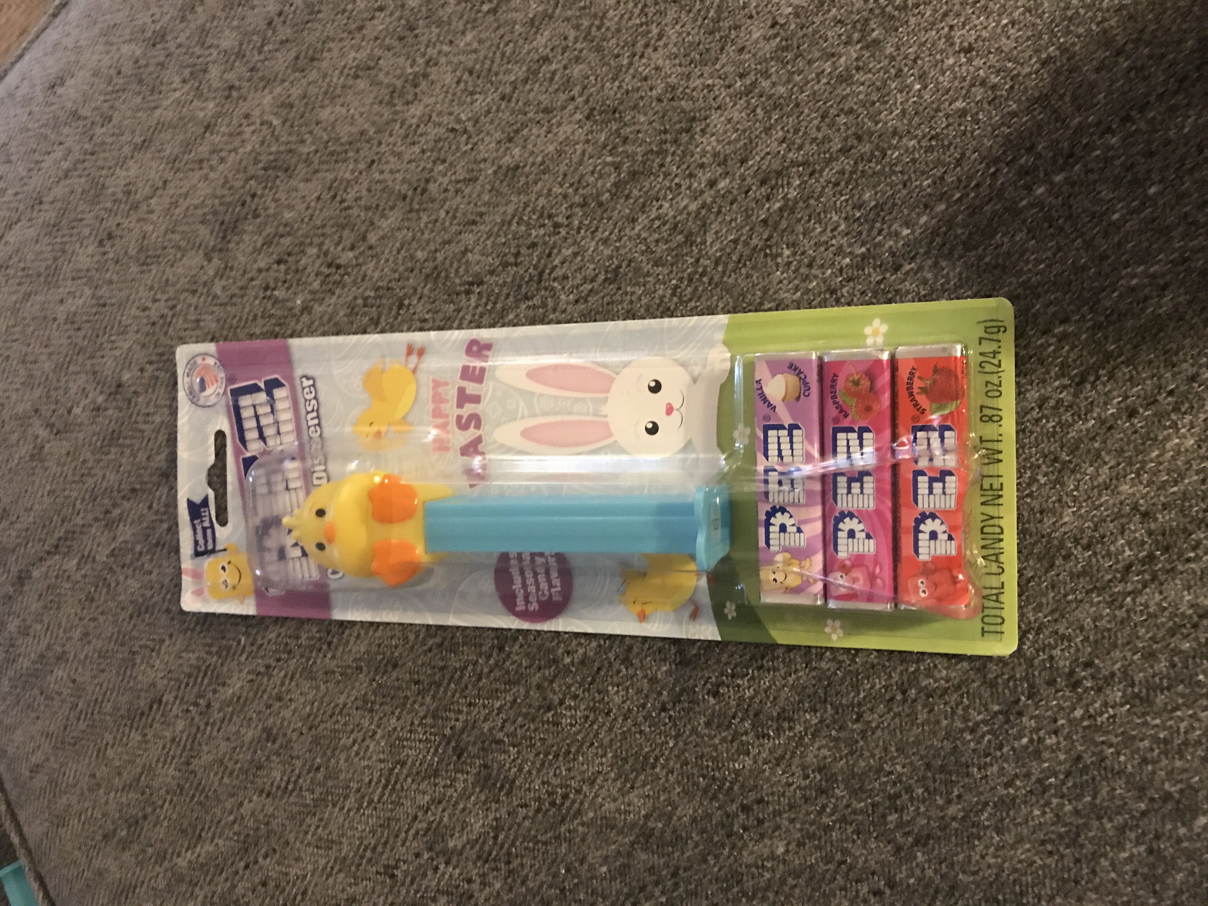 Pez Easter (Chick) - Easter pez collectible - Main Image 2