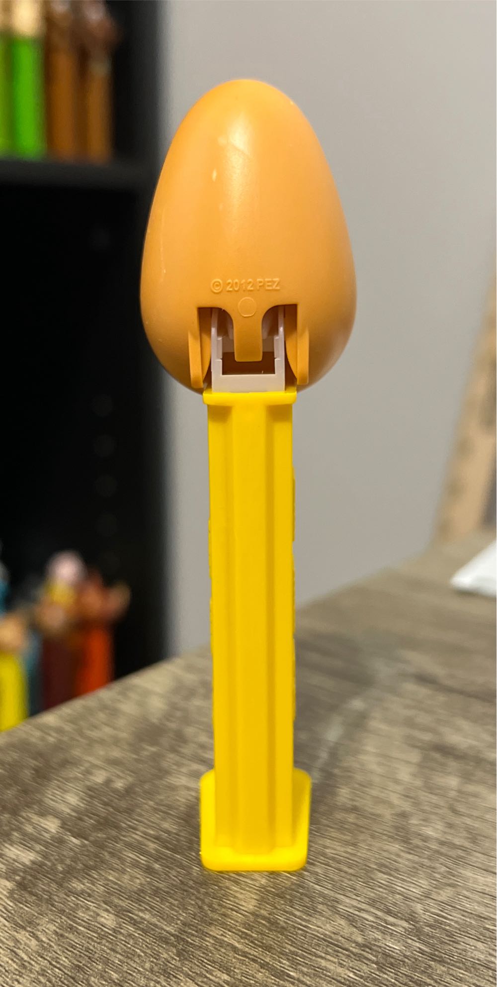 Egg (2020) - Easter pez collectible - Main Image 3