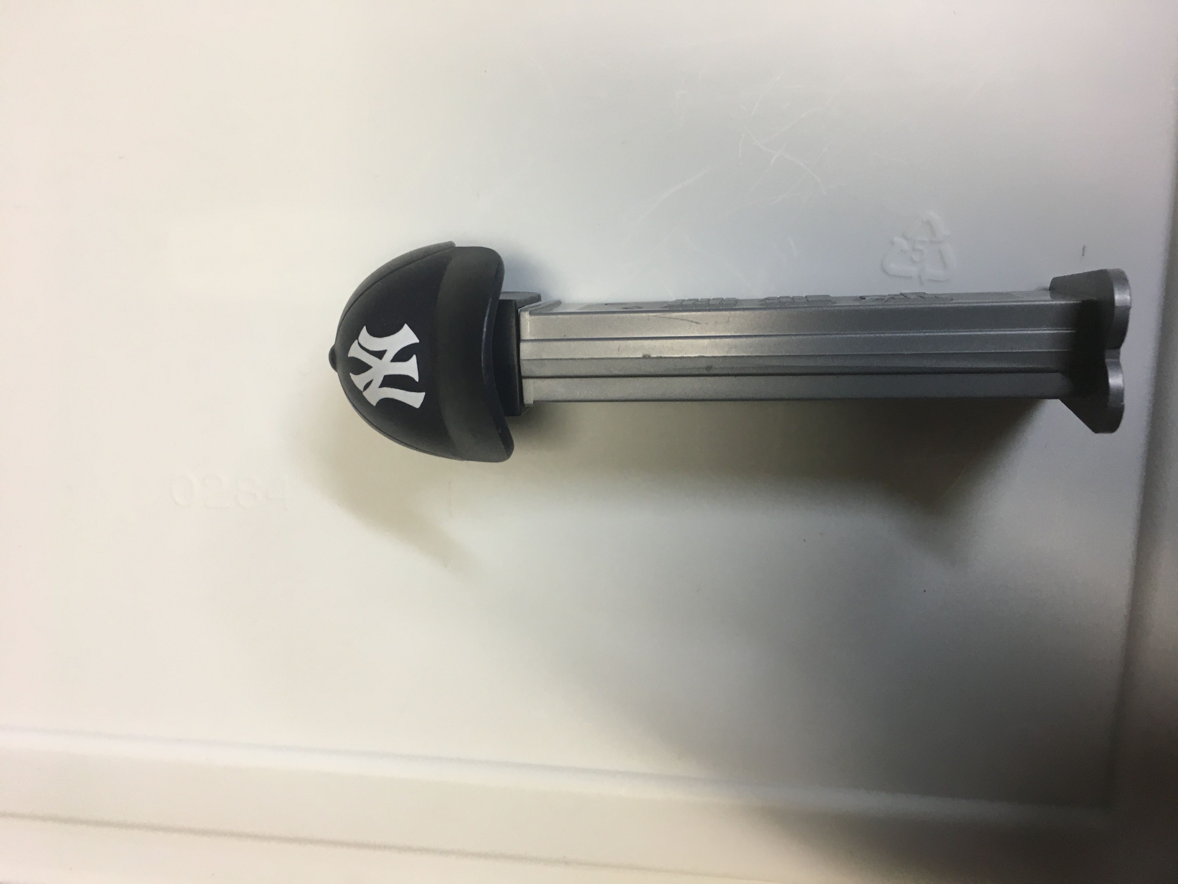 Pez Bride And Groom Wacky Wobbler 