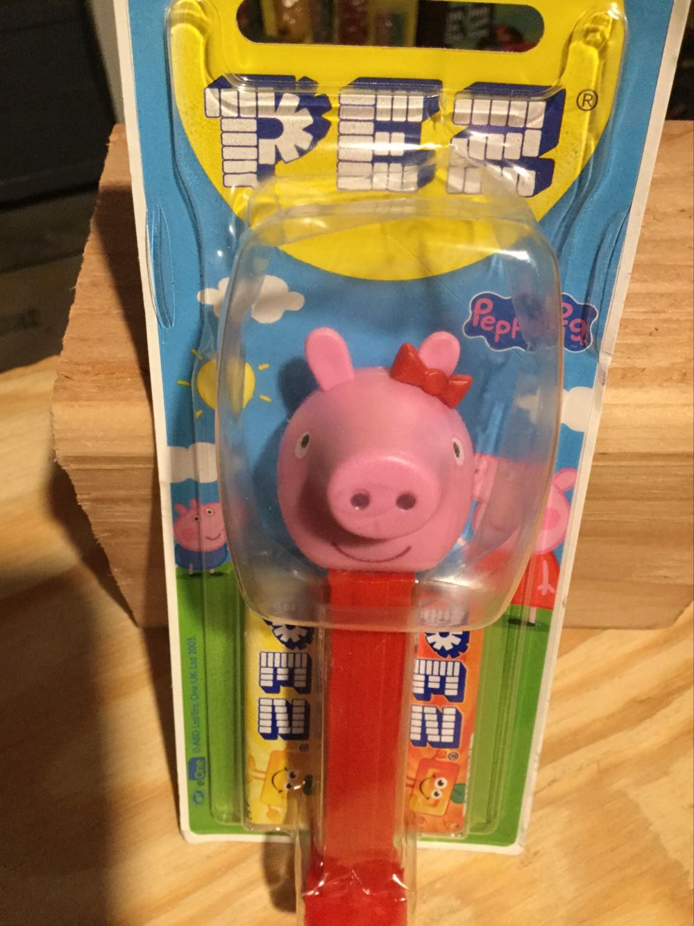 Peppa Pig - Peppa Pig (Red Bow) - Games & Toys - Hasbro pez collectible - Main Image 3