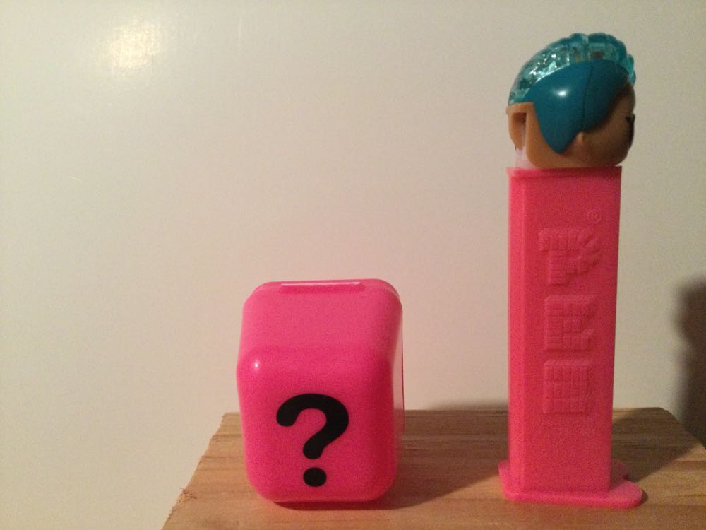 L.O.L. Surprise! - Splash Queen Popular - L.O.L. Suprise! pez collectible - Main Image 4