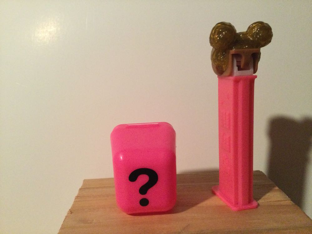 L.O.L. Surprise! 1 - Queen Bee - Games & Toys pez collectible - Main Image 3