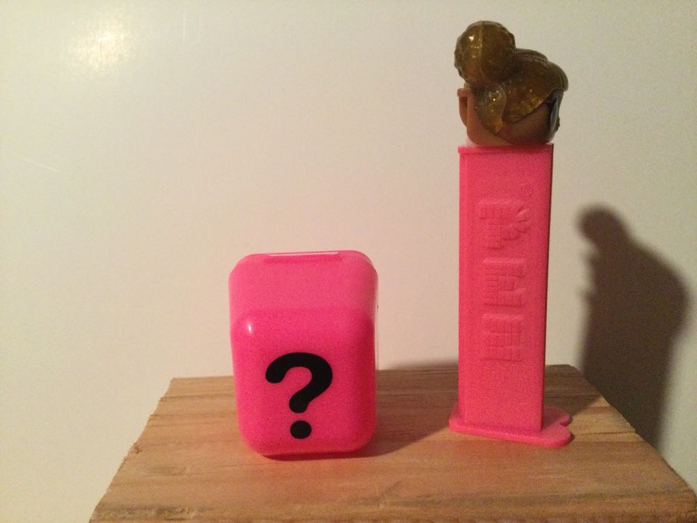 L.O.L. Surprise! 1 - Queen Bee - Games & Toys pez collectible - Main Image 4