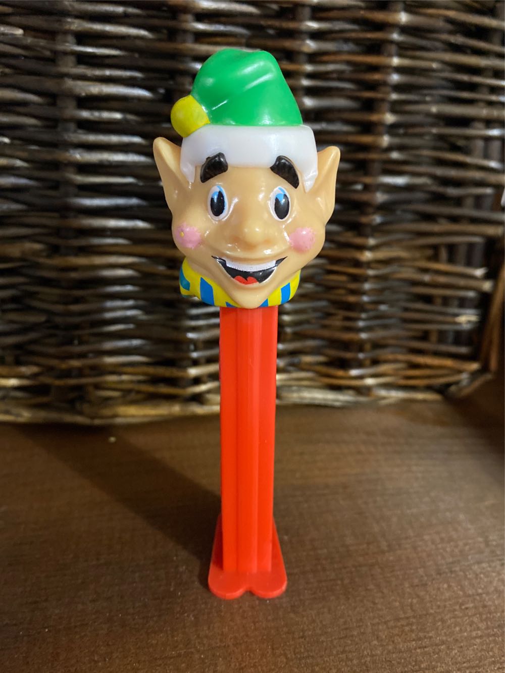 Christmas - Elf - Christmas pez collectible - Main Image 2