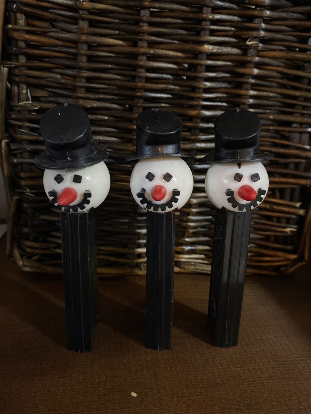 Christmas - Snowman Black Stem - Vintage pez collectible - Main Image 2