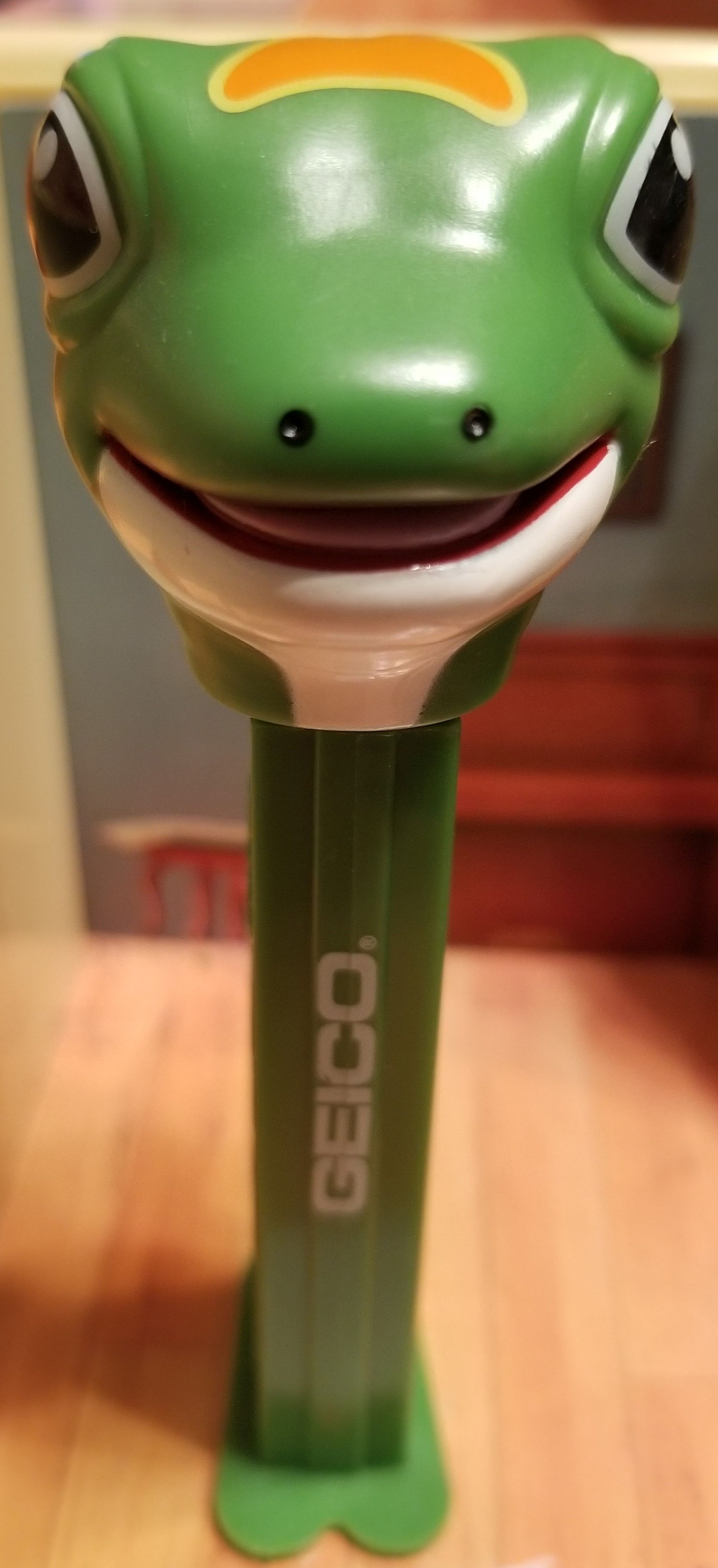 Geico Gecko 2010 - ADVERTISING pez collectible - Main Image 2