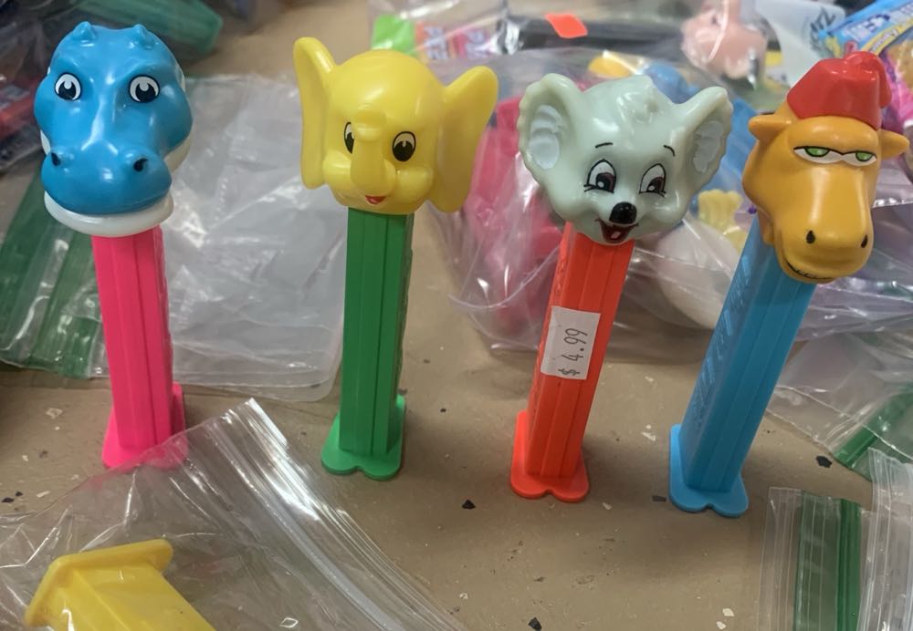 Kooky Zoo Animals - Kooky Zoo pez collectible - Main Image 2