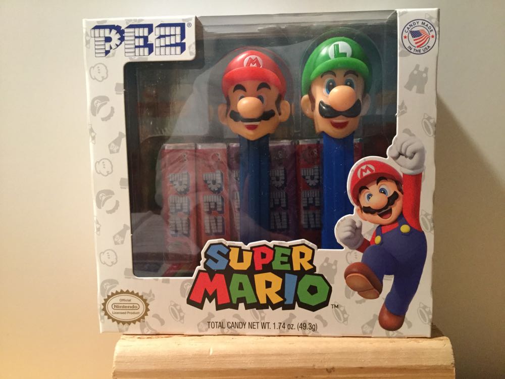 Super Mario Set - Nintendo - Super Mario Brothers pez collectible [Barcode 073621012042] - Main Image 2