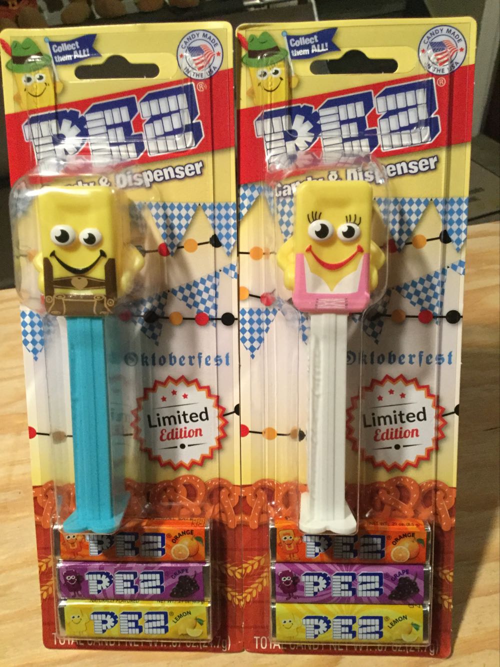 PEZ Mascot Oktoberfest - Pez Limited Edition pez collectible [Barcode 073621090033] - Main Image 2