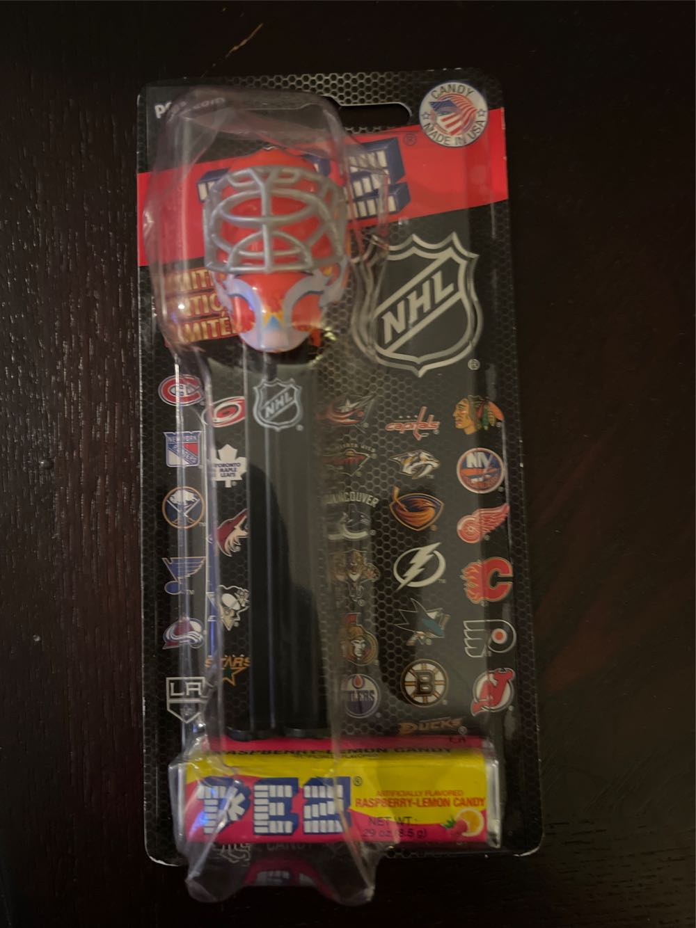 NHL Goalie Masks x2 - NHL Hockey pez collectible [Barcode 611526] - Main Image 2