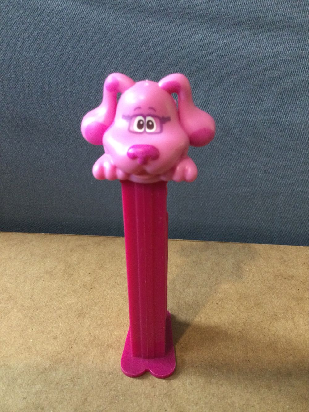 Blue’s Clues - Magenta - Blues Clues pez collectible - Main Image 2