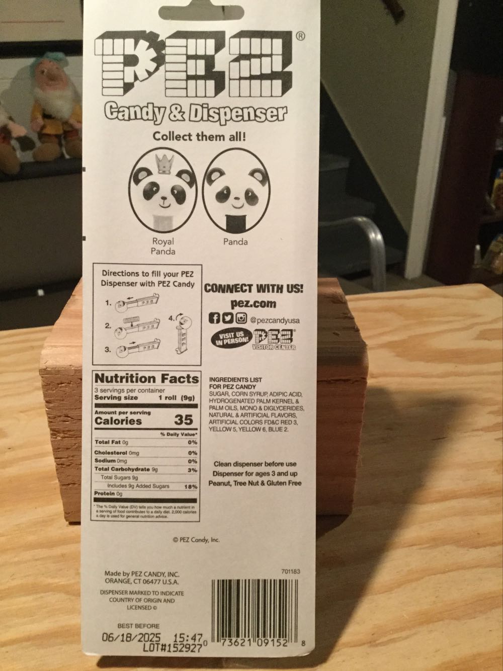 Panda With Crown Limited Edition - Royal Panda - Pez Limited Edition pez collectible [Barcode 073621091528] - Main Image 3