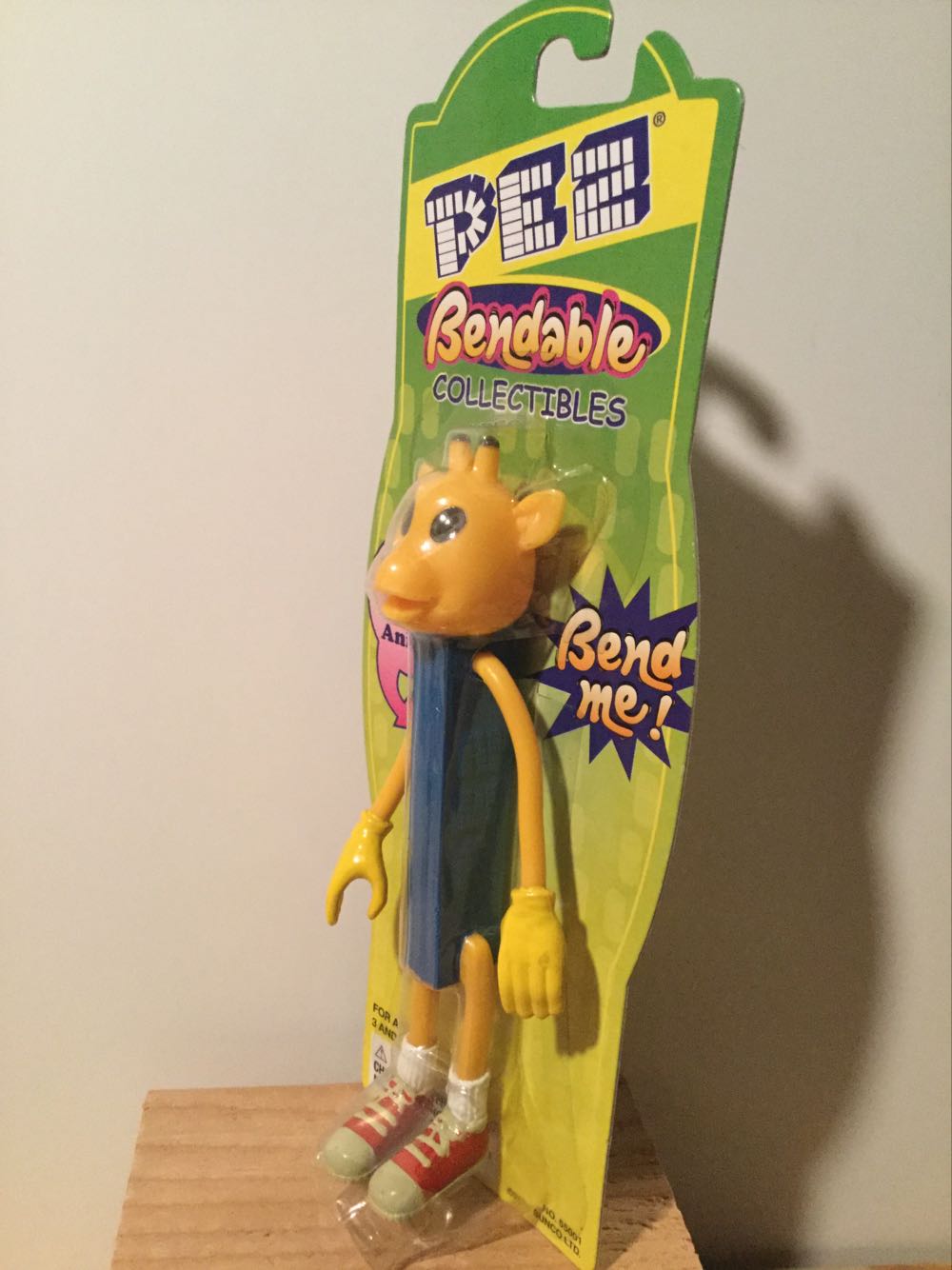 Bendable Giraffe - Bendables pez collectible [Barcode 615266550017] - Main Image 3
