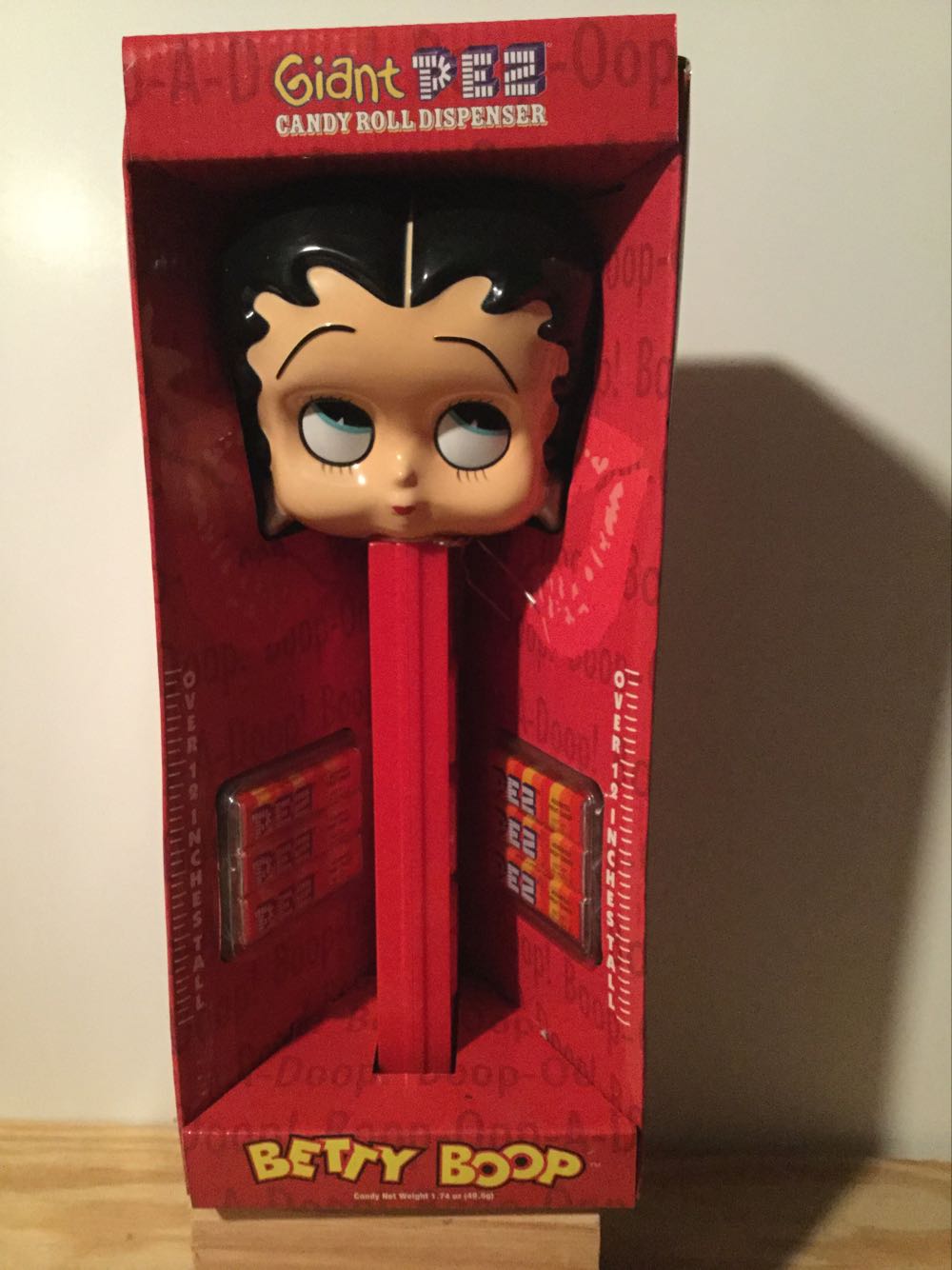 Giant Pez Dispenser Betty Boop - Giant Pez pez collectible [Barcode 693697134709] - Main Image 2