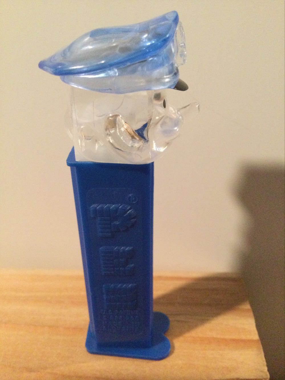 Policeman Crystal Head - Police pez collectible - Main Image 3