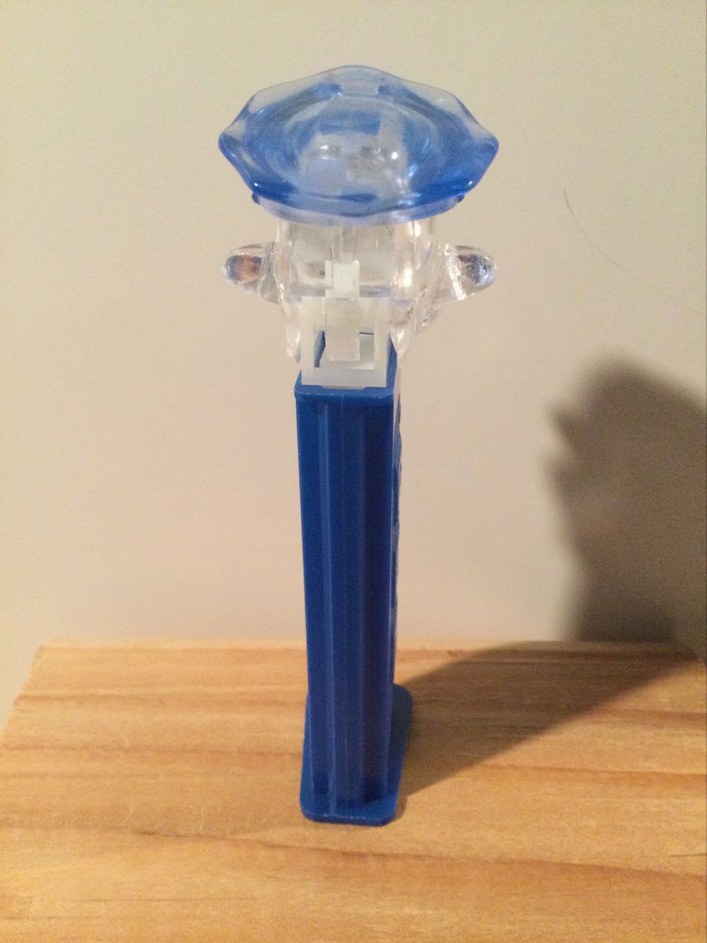 Policeman Crystal Head - Police pez collectible - Main Image 4
