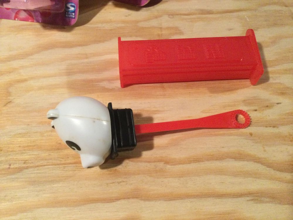 Yummy Bubbles Pez - He-Saur  pez collectible [Barcode 778988201800] - Main Image 2