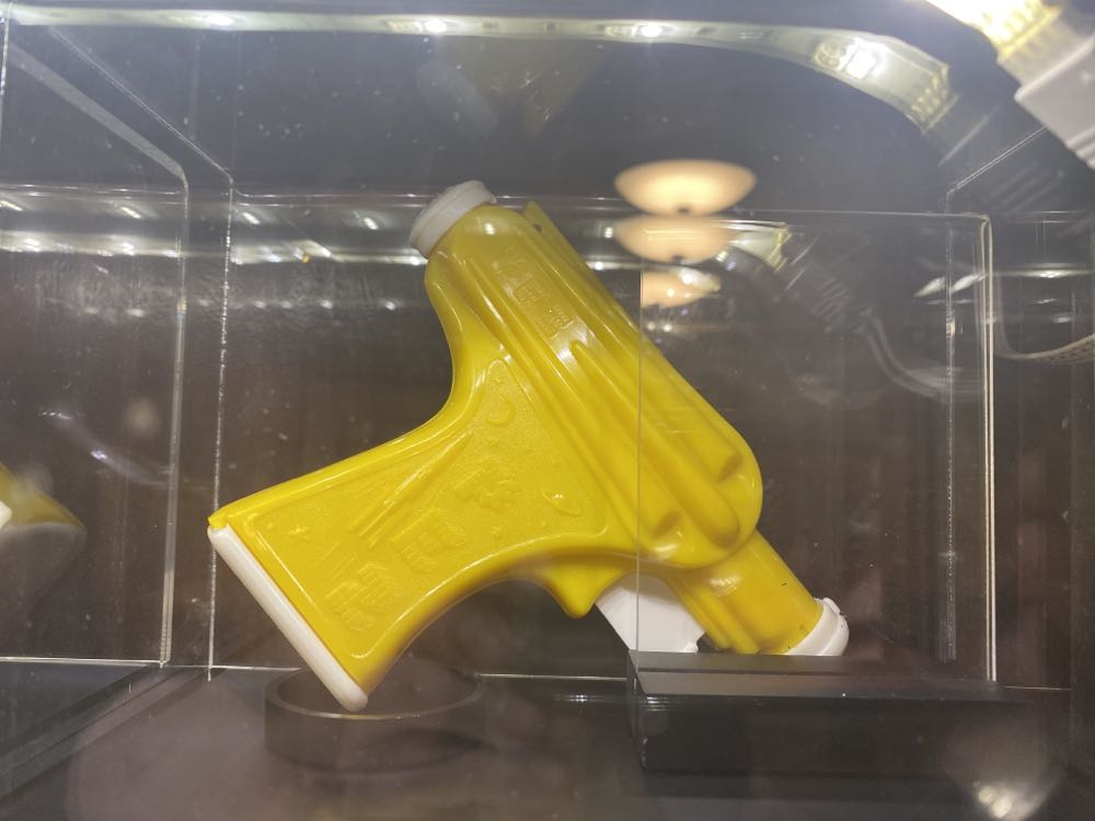 Ray Guns- Mail In Items pez collectible - Main Image 4