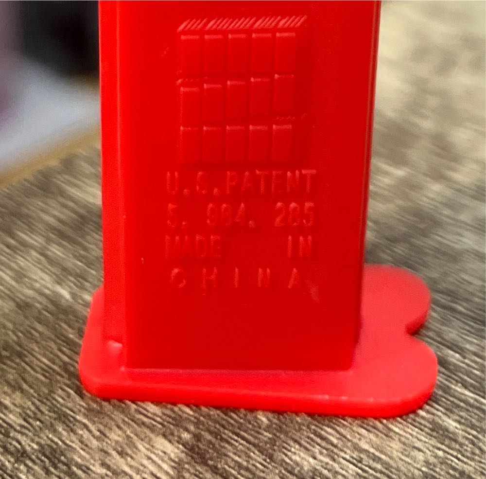 Hello Kitty Crystal W/ Red Bow - Hello Kitty pez collectible - Main Image 2