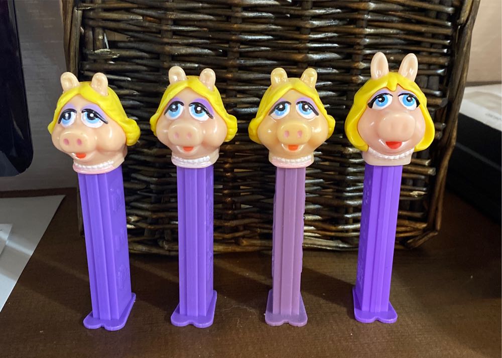 Muppets - Miss Piggy - Muppets pez collectible - Main Image 2