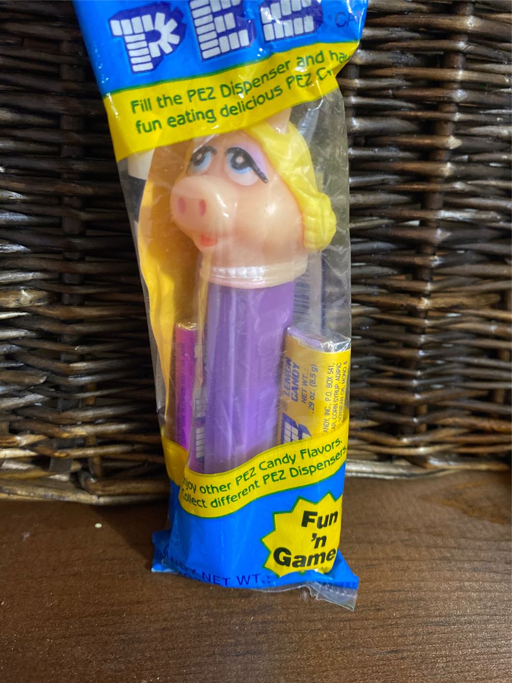 Muppets - Miss Piggy - Muppets pez collectible - Main Image 3