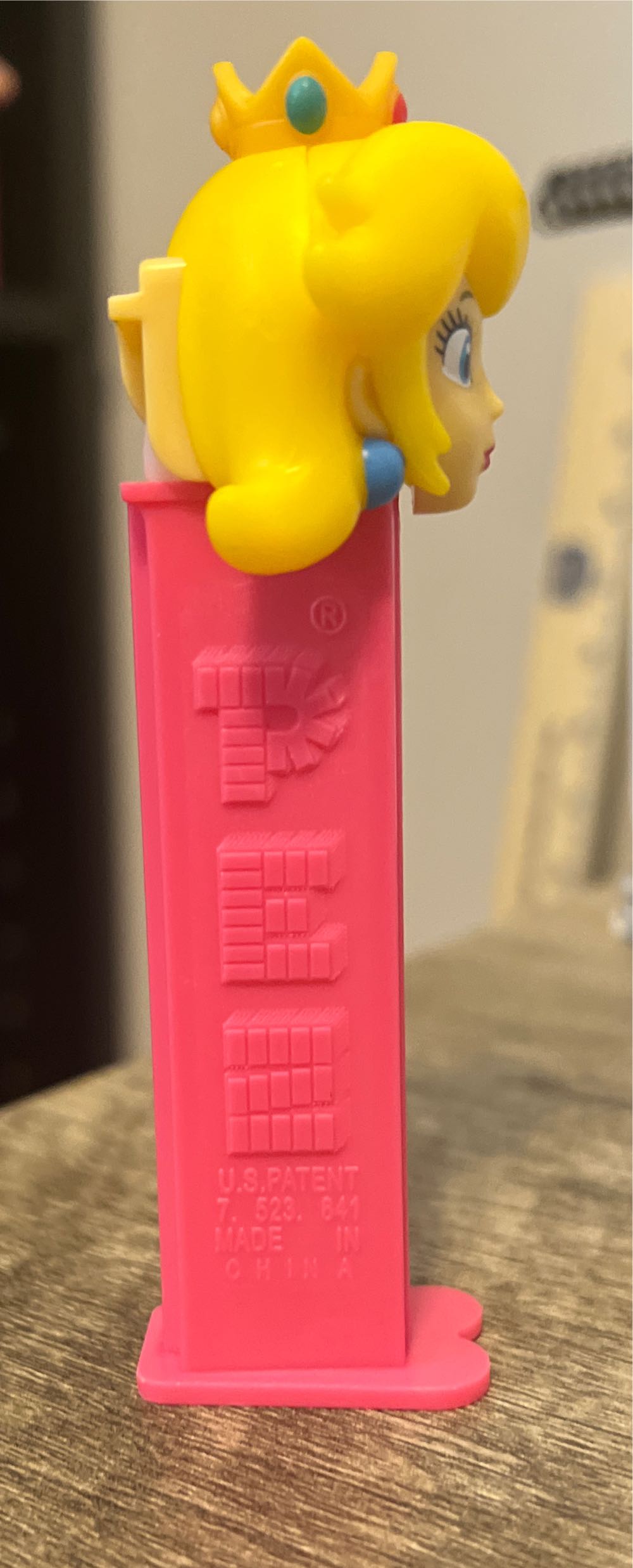 Super Mario - Princess Peach - Super Mario pez collectible - Main Image 3