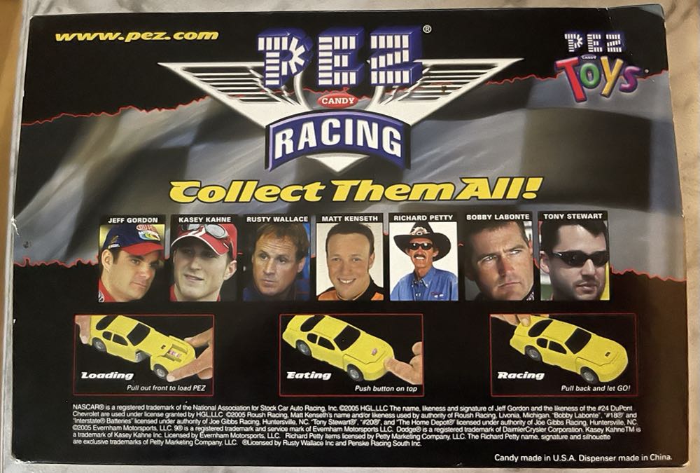 Nascar - Pull And Go Action - Bobby Labonte #18 - Pull And Go pez collectible [Barcode 073621009486] - Main Image 2