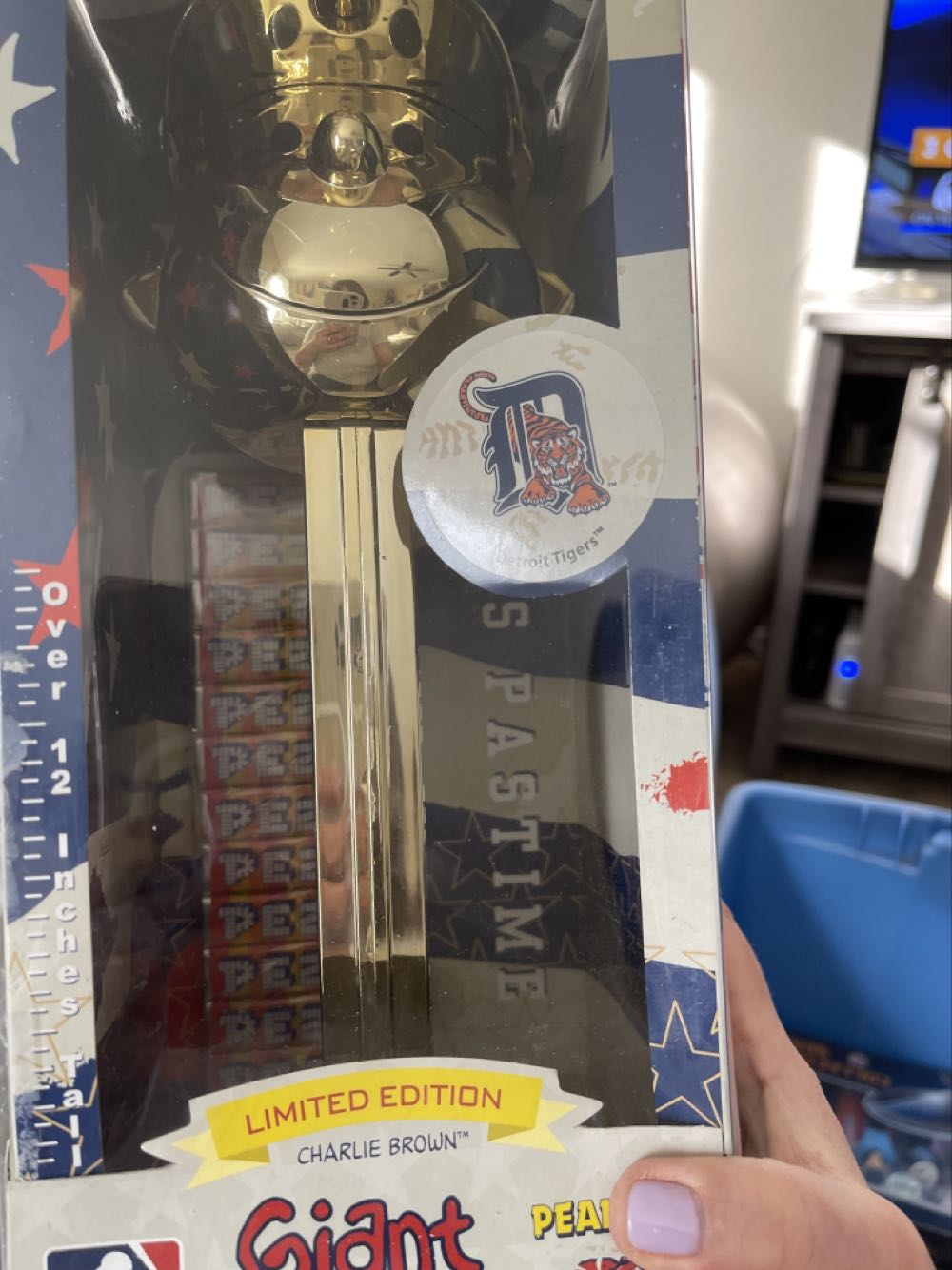 Collectors Guide To Pez Dispensers: Identification & Price Guide