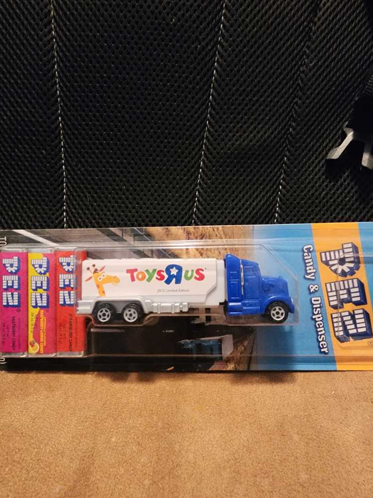 Trucks - Toys R Us 2012 - Trucks pez collectible [Barcode 073621098749] - Main Image 2