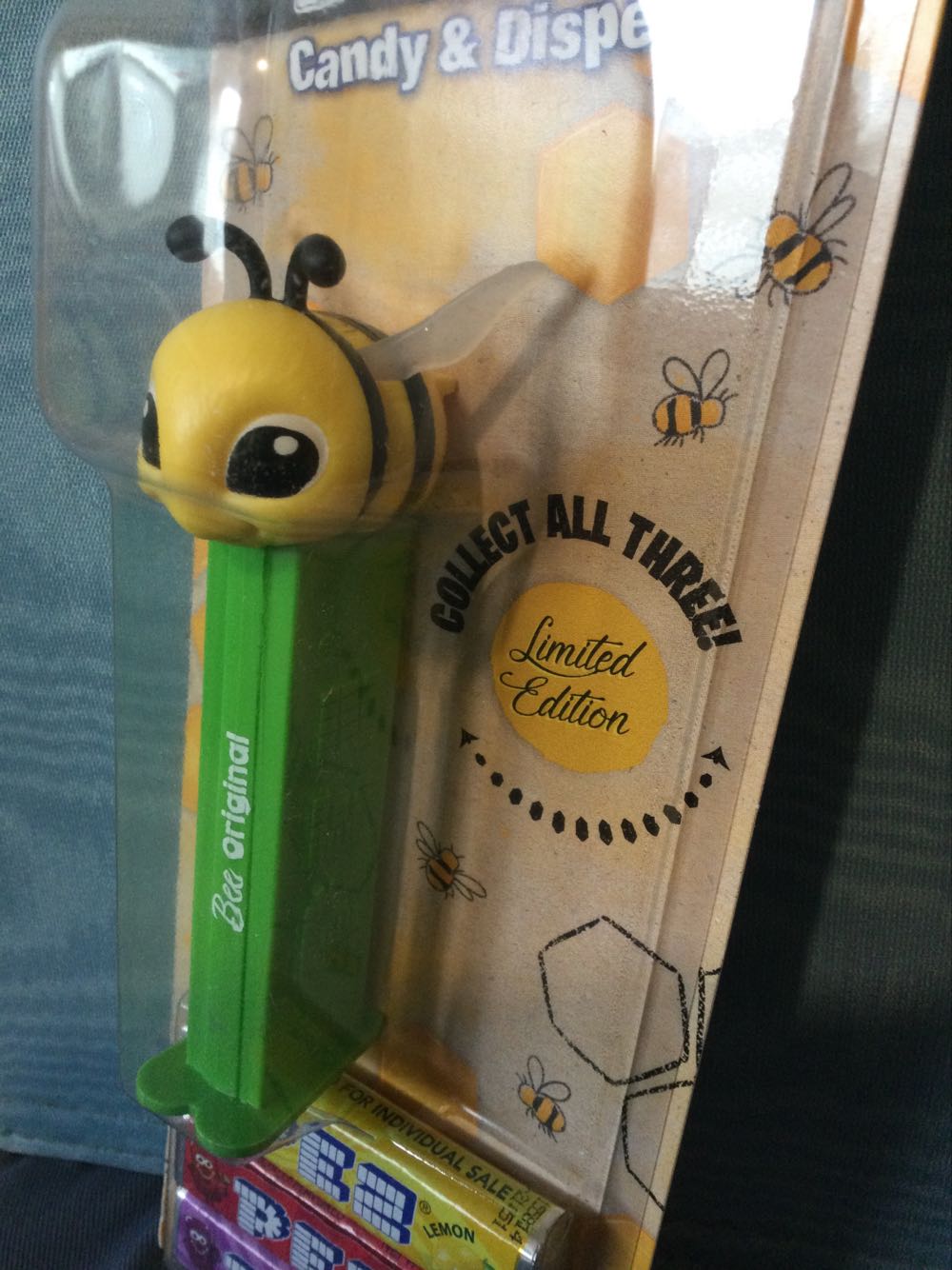 PEZ Bee - Bee Original - Limited Edition pez collectible [Barcode 073621091238] - Main Image 3