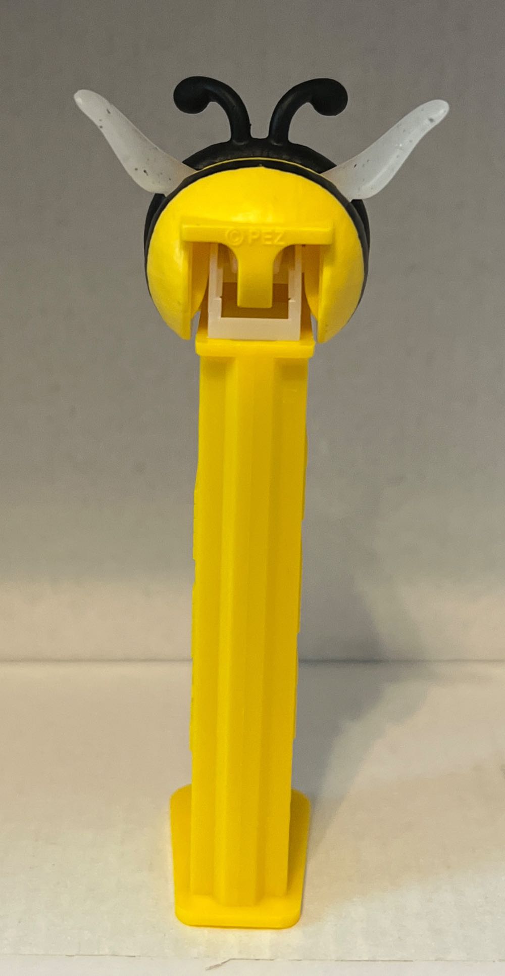 Bee - Bee Happy  - Limited Edition pez collectible [Barcode 073621091238] - Main Image 4