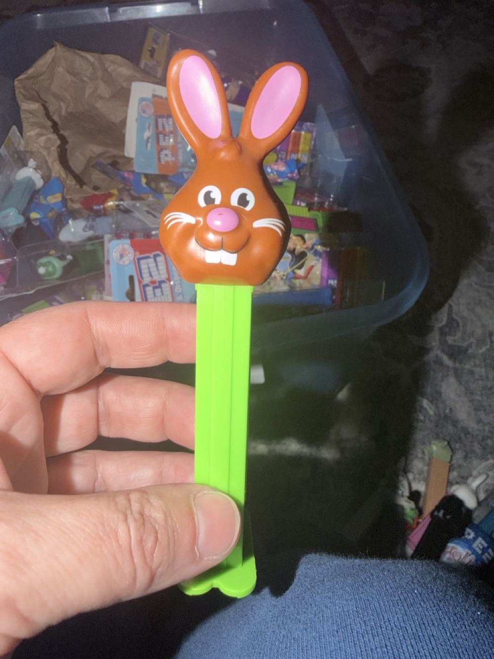 Easter Brown Bunny - Easter pez collectible [Barcode 073621092433] - Main Image 3