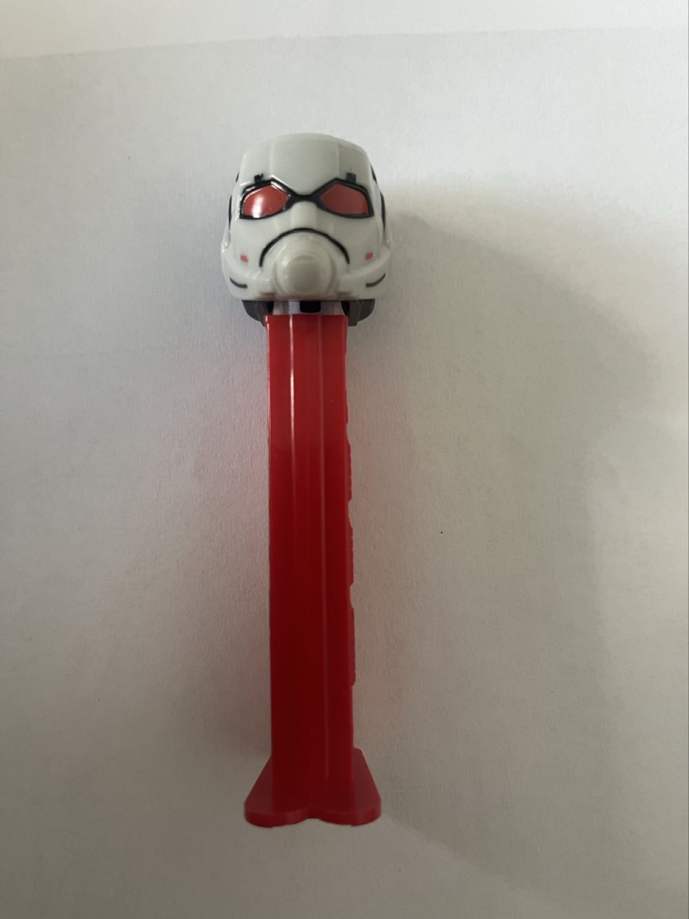 Marvel Superheros Ant-Man - Marvel Super Heroes pez collectible [Barcode 067535661106] - Main Image 2