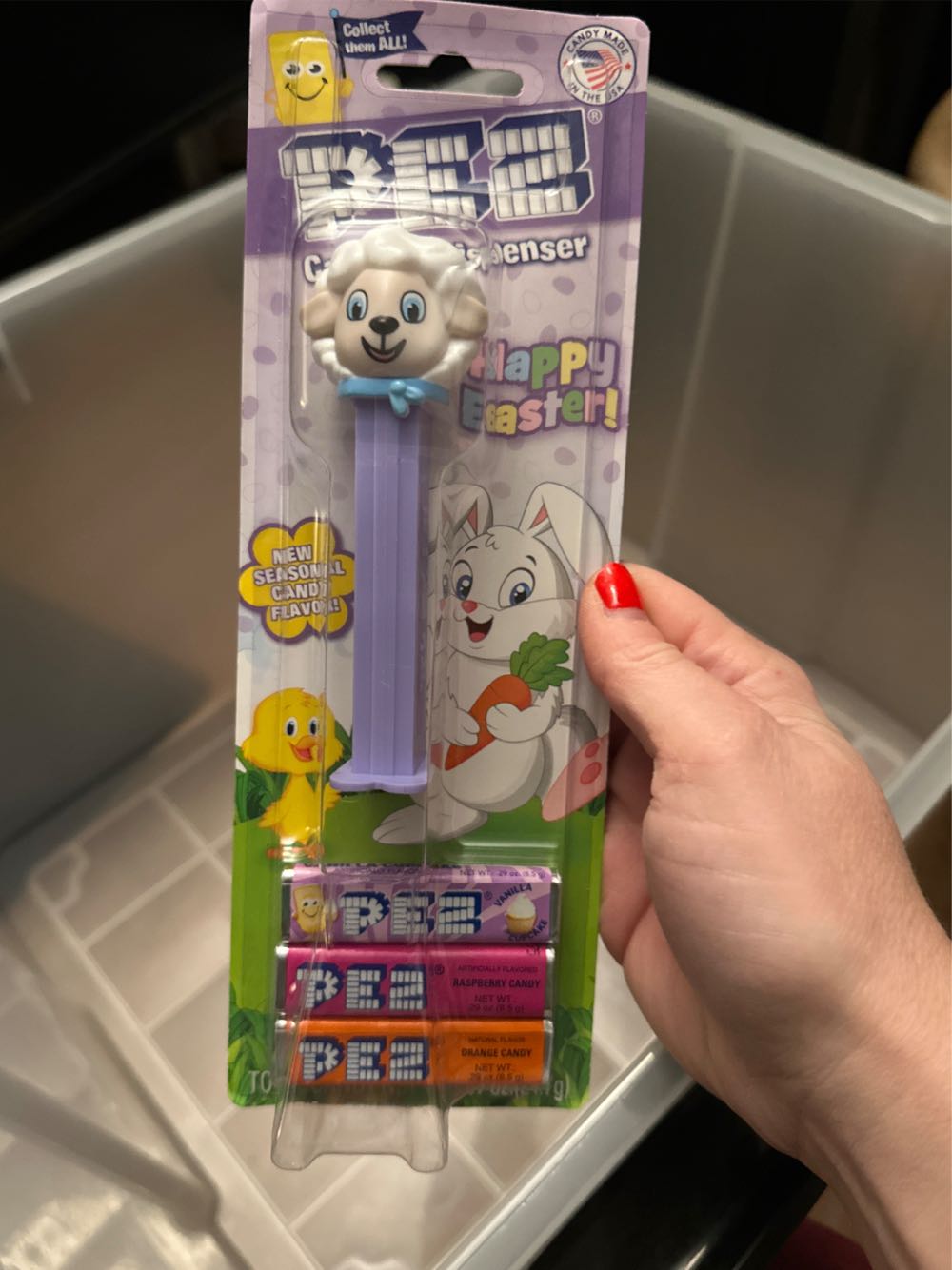 Easter Lamb - Easter pez collectible [Barcode 073621092433] - Main Image 2