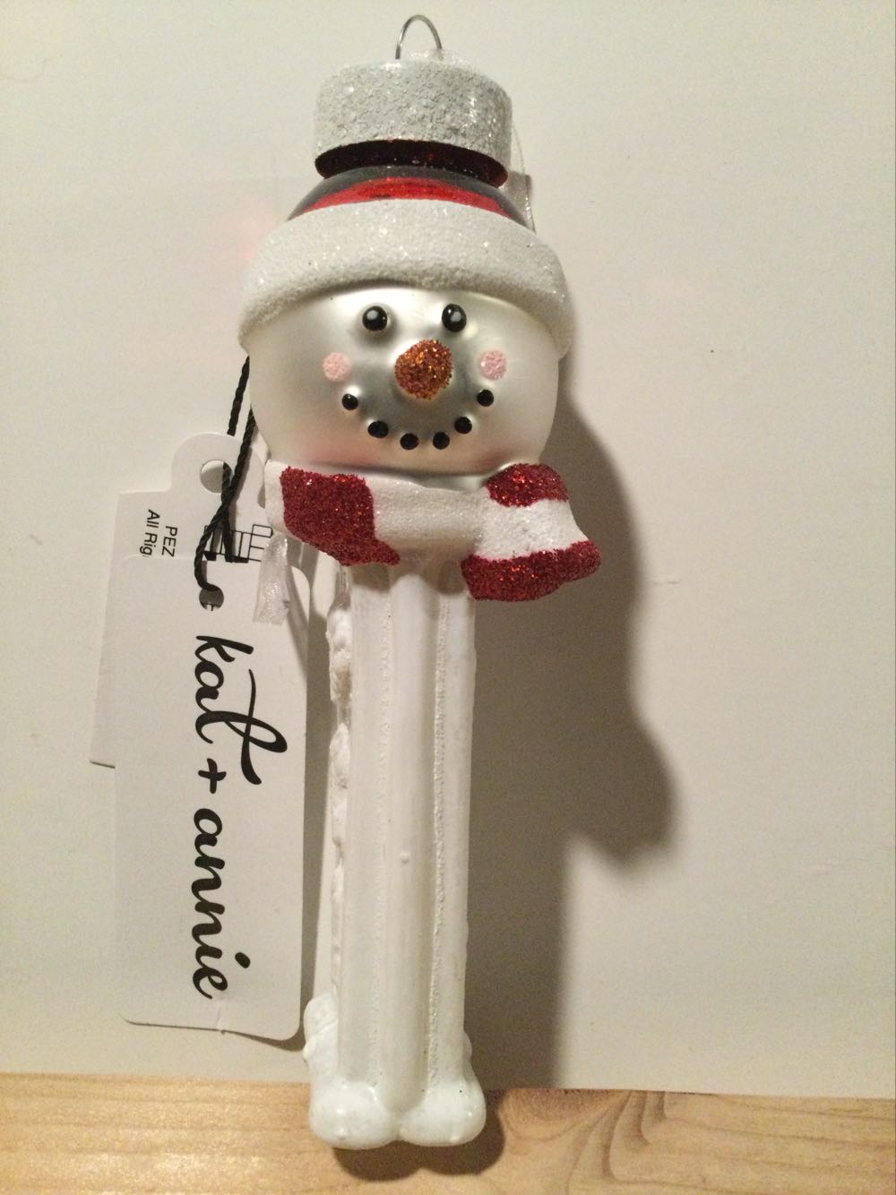 Kat Annie Snowman Pez Dispenser Ornament White - Christmas pez collectible [Barcode 026301818274] - Main Image 2