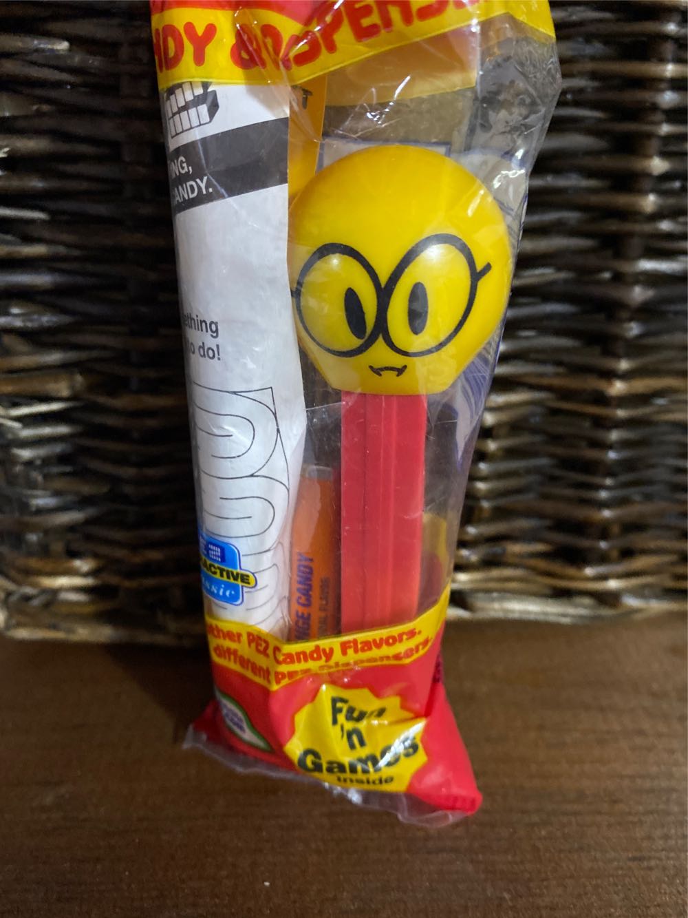 Funky Face - Nerdy - Funky Face pez collectible - Main Image 3