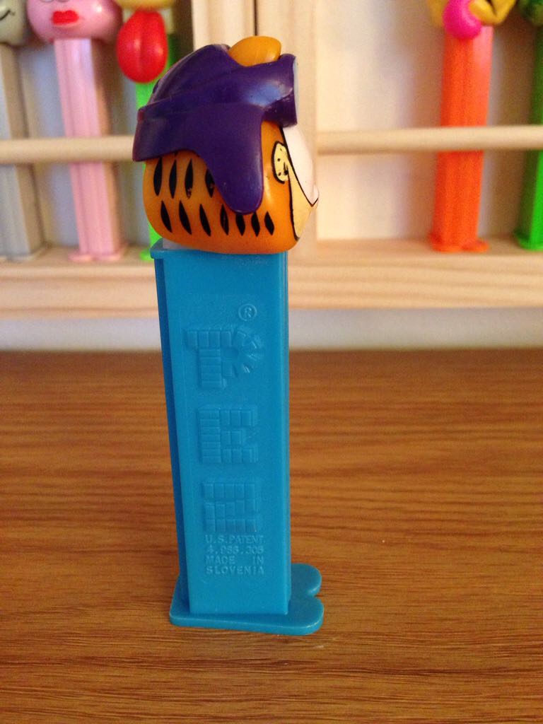 Garfield (Pilot) - Garfield pez collectible - Main Image 2