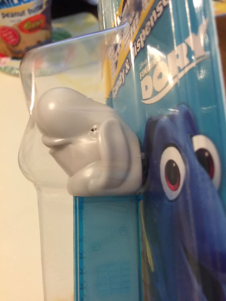 Bailey Finding Dory - Disney pez collectible - Main Image 2