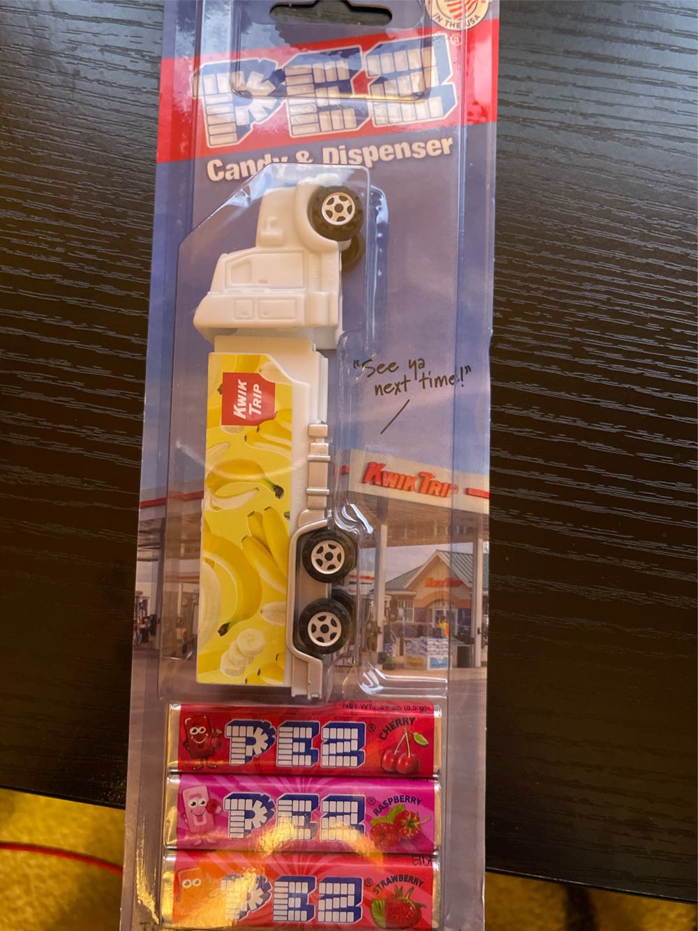 Kwik Trip Semi Truck - Trucks - Advertising pez collectible [Barcode 073621019652] - Main Image 3