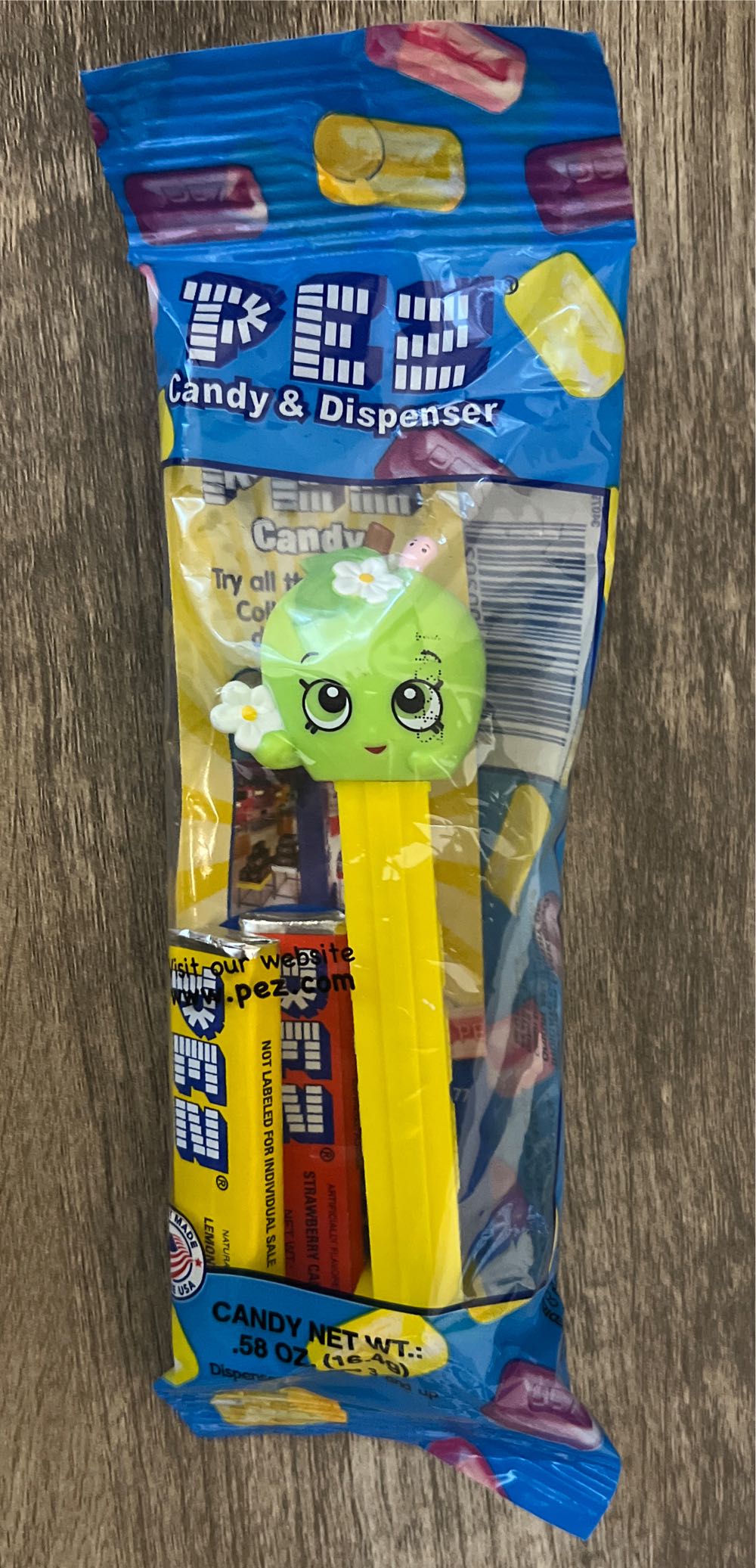 Apple Blossom - Shopkins pez collectible [Barcode 073621090026] - Main Image 2