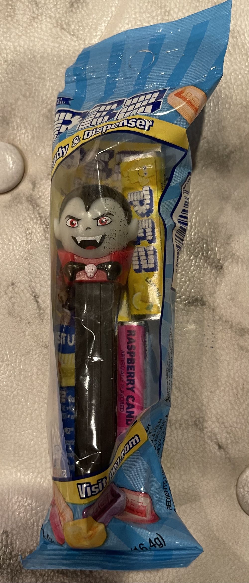 Halloween - Vampire OLS  pez collectible [Barcode 073621090026] - Main Image 2