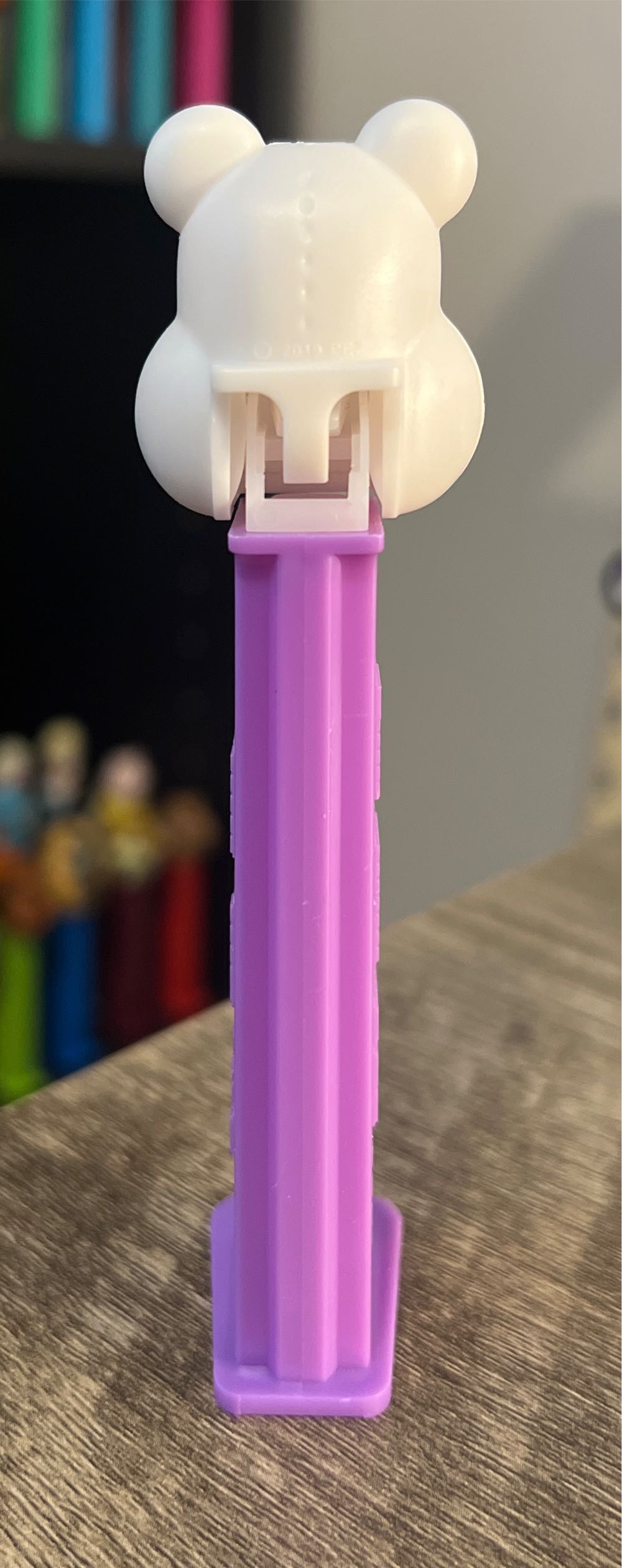 Valentine’s Day - Polar Bear - Valentines pez collectible [Barcode 073621092143] - Main Image 3