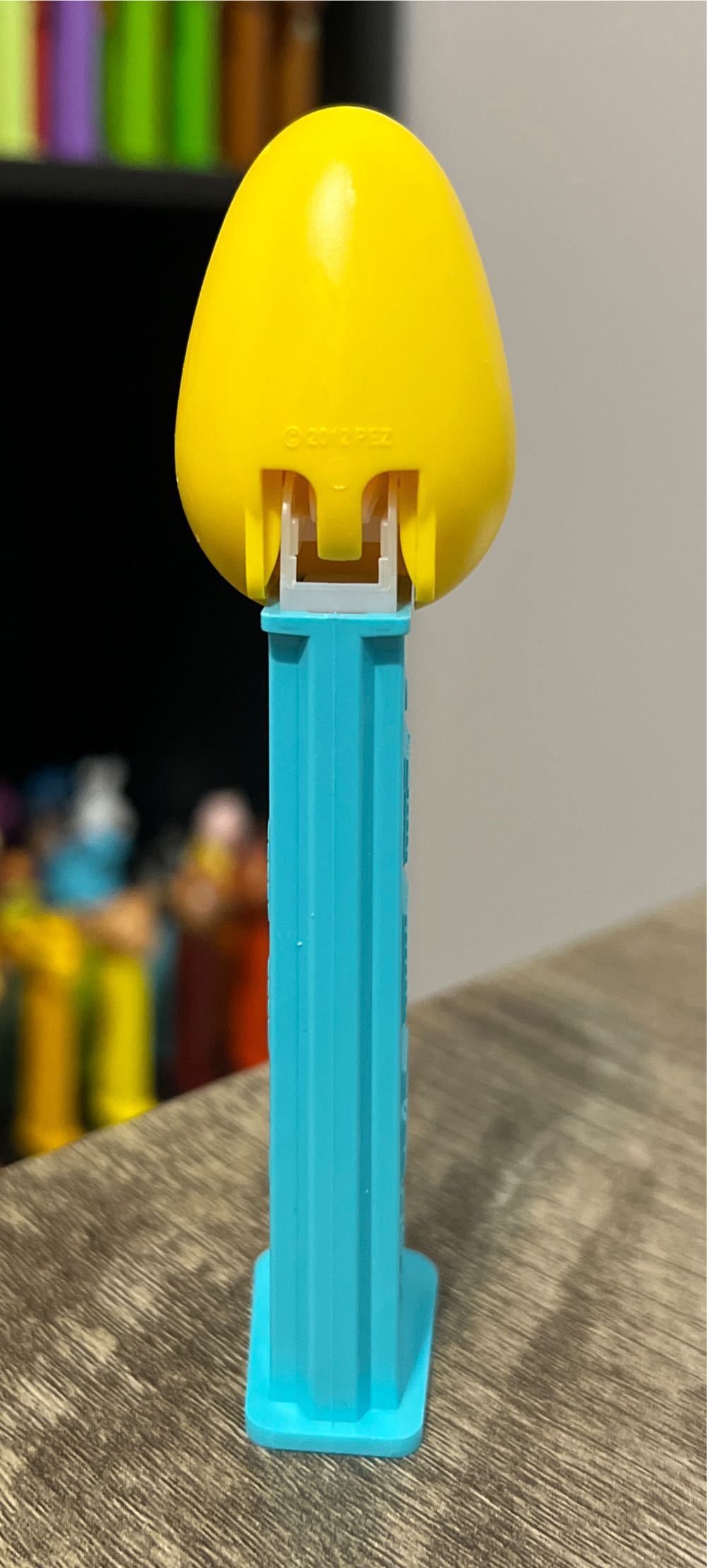 Easter Egg - Yellow W/ Blue Butterfly - Easter - Eggs pez collectible [Barcode 073621053434] - Main Image 3