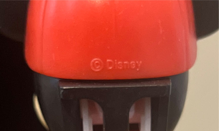 Disney - Mickey Mouse (Red Cap & Mouse Emblem) - Disney Classic pez collectible - Main Image 4