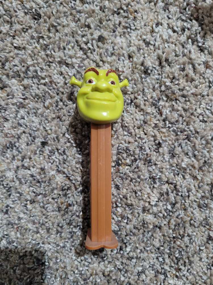 Shrek The Third - Shrek - Dreamworks - Shrek the Third pez collectible [Barcode 073621008311] - Main Image 3
