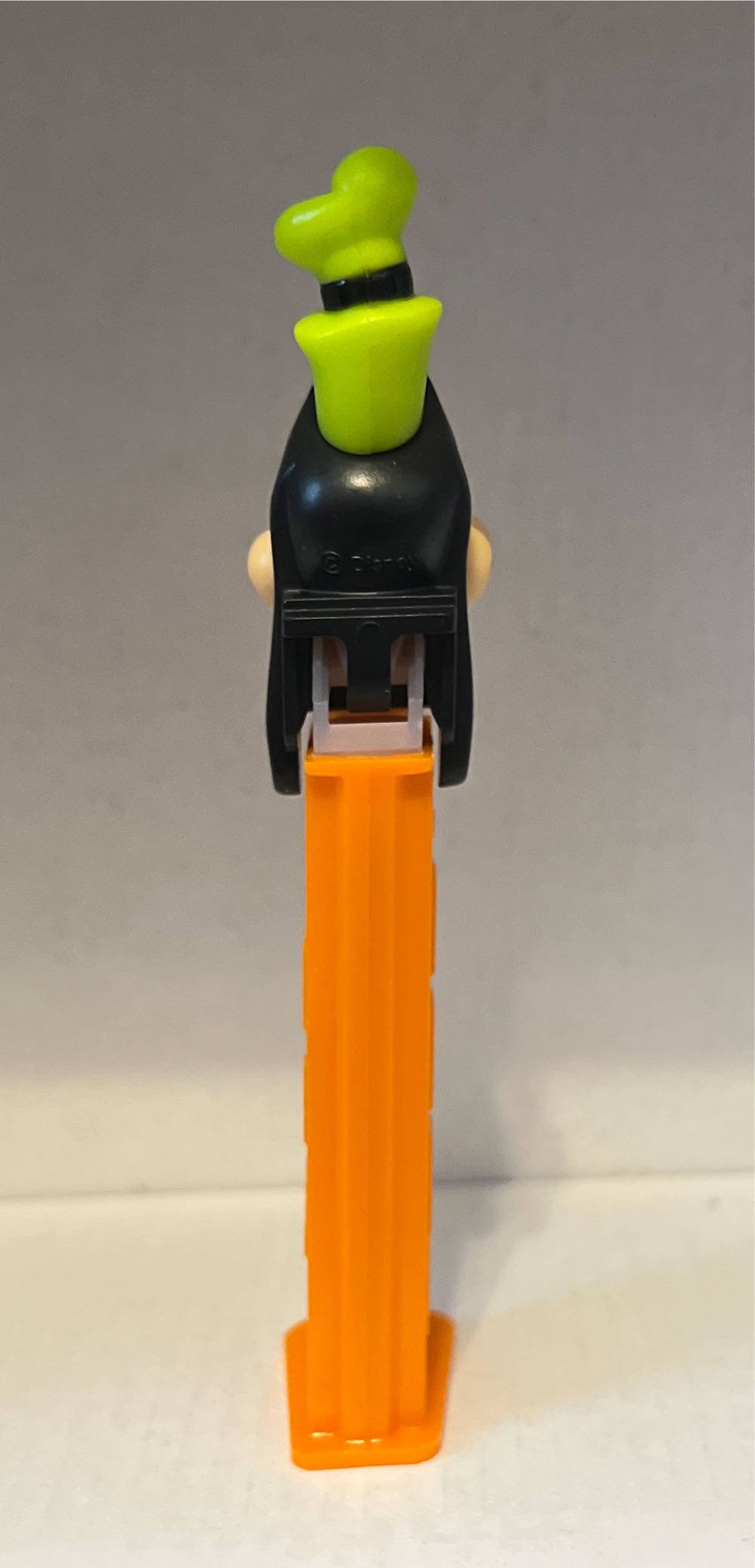 Goofy E (7.5 China) - Disney Classic pez collectible [Barcode 073621494442] - Main Image 4