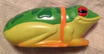 Pez Petz Prince the Frog - Pez Petz pez collectible - Main Image 2