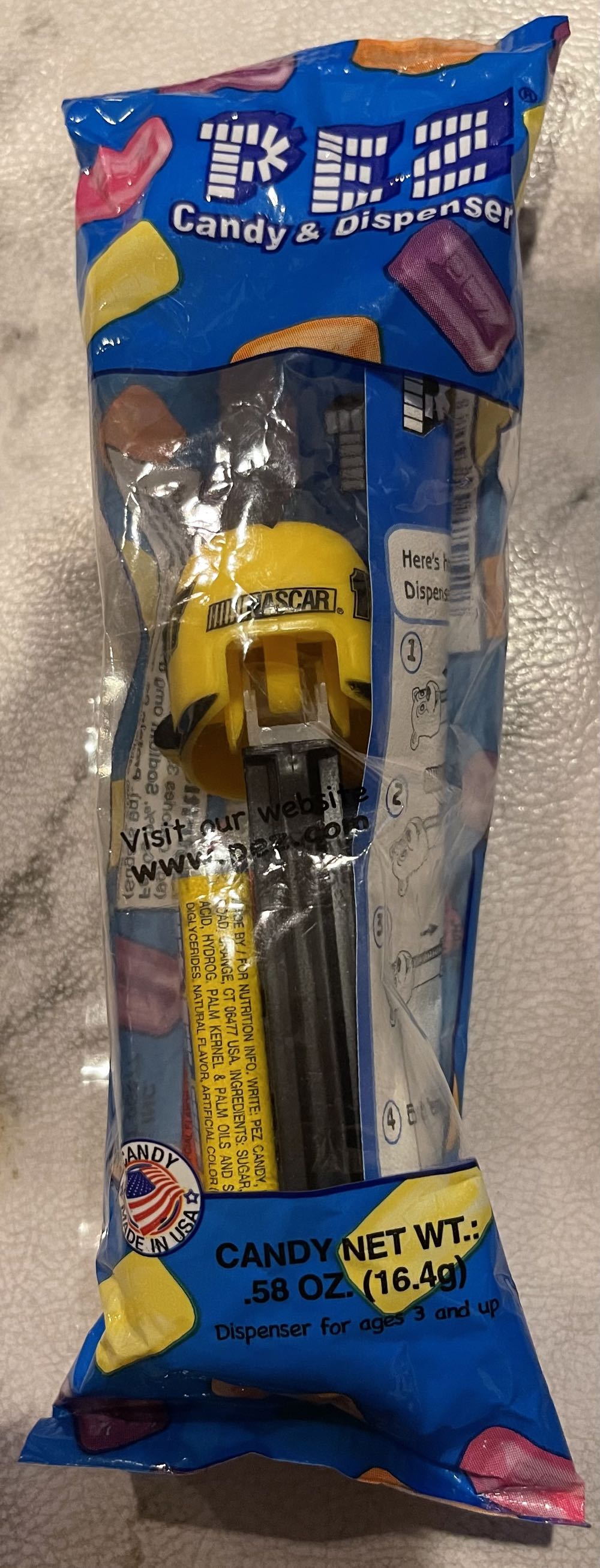 Nascar Helmet - Matt Kenseth #17 - Nascar Helmets pez collectible [Barcode 073621003996] - Main Image 2