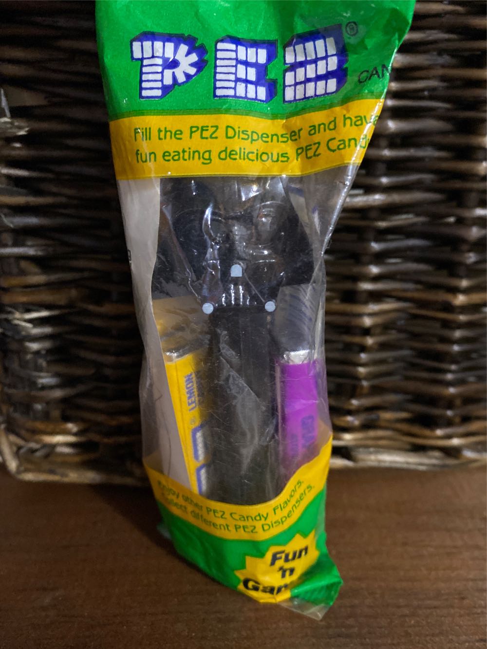 Star Wars - Darth Vader - Star Wars pez collectible [Barcode 073621090026] - Main Image 3