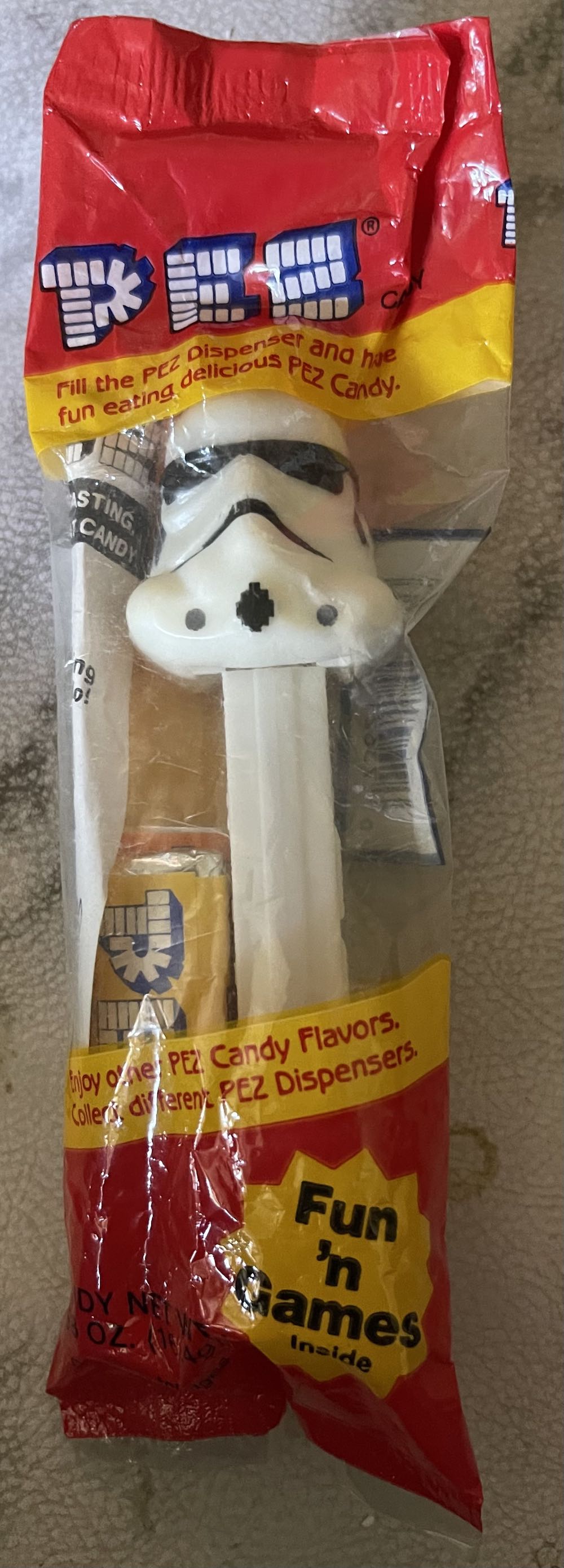 Star Wars - Storm Trooper  pez collectible [Barcode 073621090026] - Main Image 2